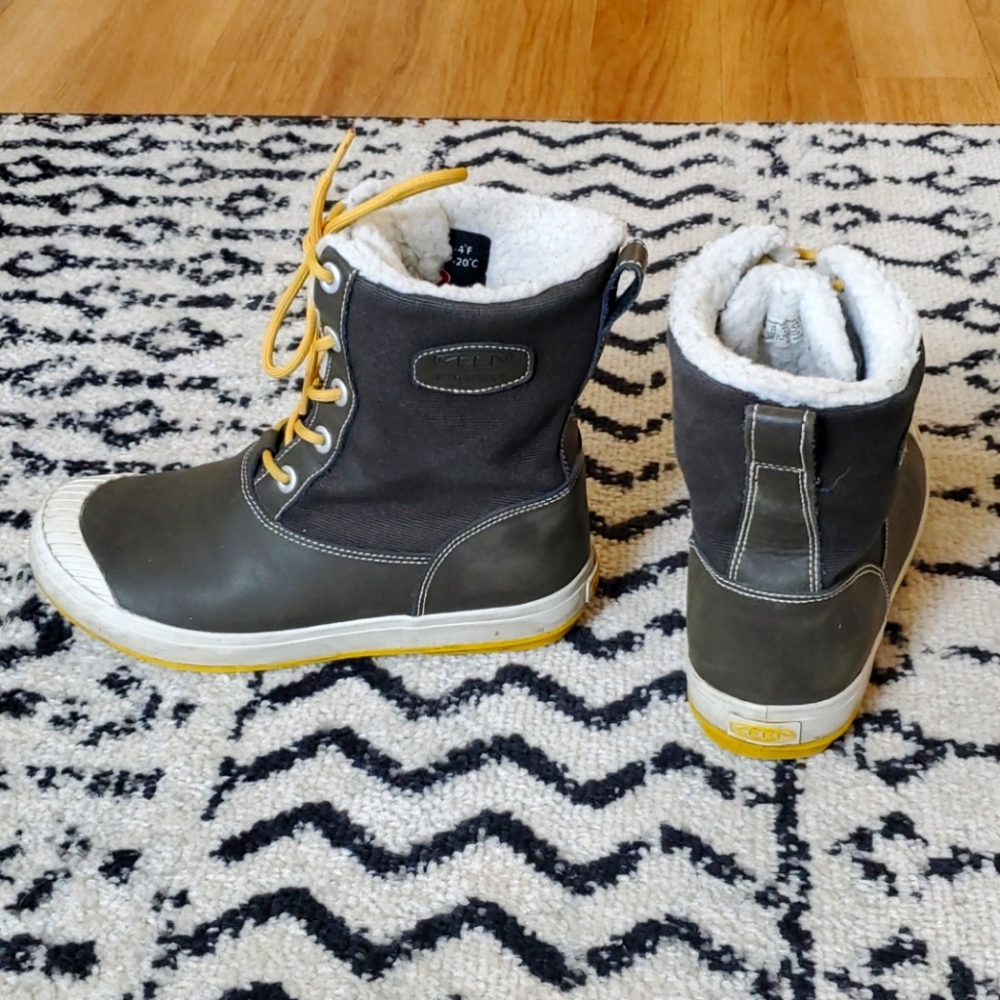 KEEN Women's size 8 ELSA Boots